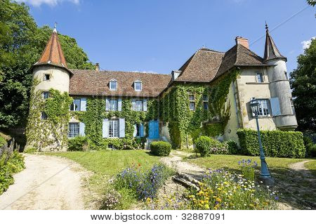 La-tour-du-pin – zamek