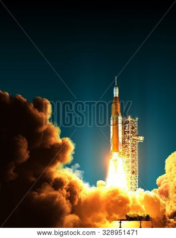 Night Take Off Of Space Launch System. 3d Illustration.