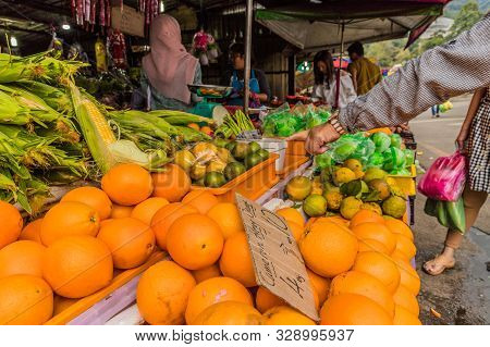 Cameron Highlands Malaysia. March 10 2019. A View Of A Honey Orange Market Stall At The Kea Farm Mar