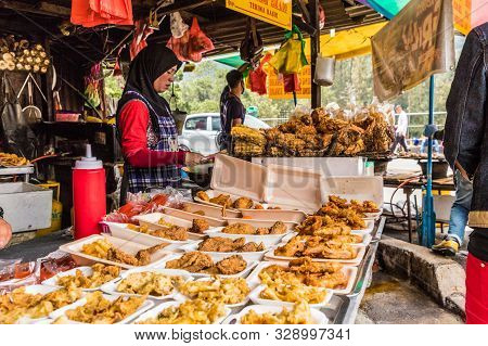 Cameron Highlands Malaysia. March 10 2019. A View Of A Fried Food Market Stall At The Kea Farm Marke