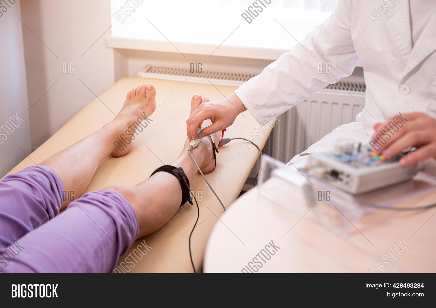 Patient Nerves Testing Image & Photo (Free Trial) | Bigstock