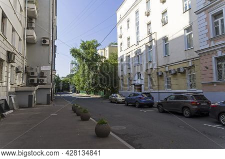Moscow, Russia - July 18, 2021: Golikovsky Lane. Zamoskvorechye, Moscow, Sunny Morning In Mid-july.