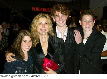 LOS ANGELES - AUG 21: Tatum O'Neal, Emily McEnroe, Kevin McEnroe and Sean McEnroe arrives for the 30th Anniversary Screening of 'Paper Moon' on August 11, 2003 in Hollywood, CA