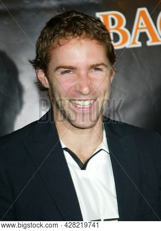 LOS ANGELES - MAR 06: Alessandro Nivola arrives for the Premiere The New Power Party on March 06, 2003 in Hollywood, CA