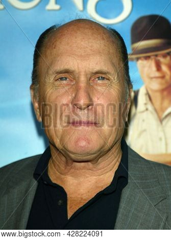 LOS ANGELES - AUG 18: Robert Duvall arrives for the 'Secondhand Lions' World Premiere on August 18, 2003 in Westwood, CA