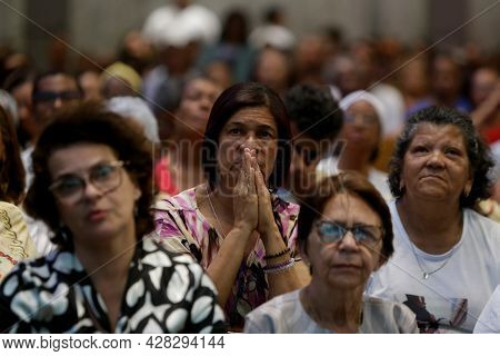 Admirers Of The Saint Dulce Of The Poor
