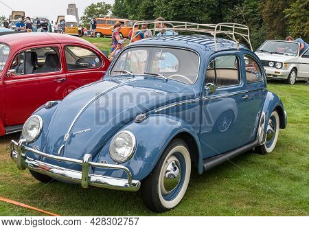 Pittsburgh, Pennsylvania, Usa July 24, 2021 The Pittsburgh Vintage Gran Prix In Schenley Park, A Yea