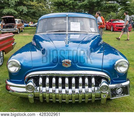 Pittsburgh, Pennsylvania, Usa July 24, 2021 The Pittsburgh Vintage Gran Prix In Schenley Park, A Yea