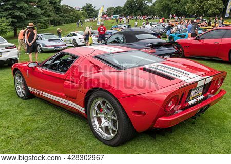 Pittsburgh, Pennsylvania, Usa July 24, 2021 The Pittsburgh Vintage Gran Prix In Schenley Park, A Yea