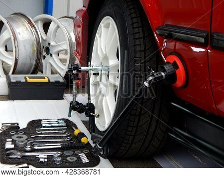 Mounting Kits For Adjusting Car Wheel Rim