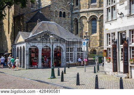 Maastricht, Netherlands - July 20, 2021: Small Ice Cream Shop In Front Of The Basilica Of Our Lady I