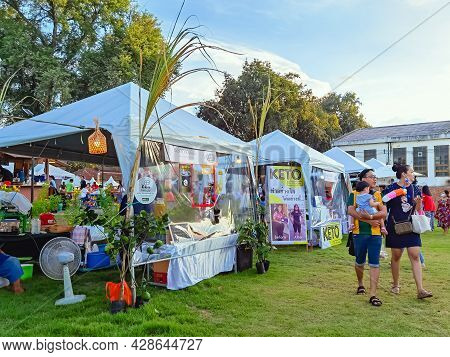 Kanchanaburi,thailand - September 12, 2020: Unidentified People Protect Yourself From Germs By Weari