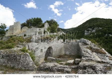 Le Fort De Buoux