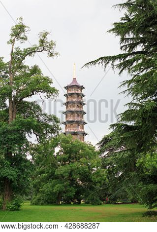Kew Gardens  London, 2021 The Great Pagoda Was Built In 1761 By Sir William Chambers As A Present Fo