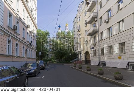 Moscow, Russia - July 18, 2021: Golikovsky Lane. Zamoskvorechye, Moscow, Sunny Morning In Mid-july.