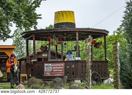 Criseni, Harghita, Romania-june 20: Straw Hat Museum On June 20, 2021 In Criseni, Harghita.