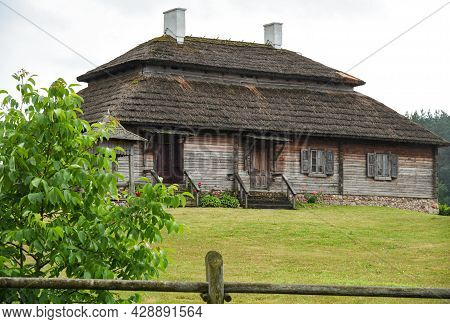 Kosovo, Belarus, 07-04-2021: House Manor Tadeusz Kosciuszko In Belarus In Summer.