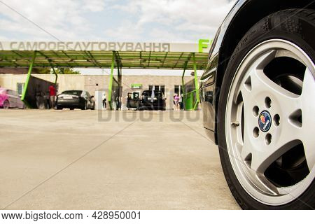 Chernihiv, Ukraine - July 24, 2021: Wheels And Alloy Wheels Of A Saab Car. Saab 9-5 Car In Front Of 