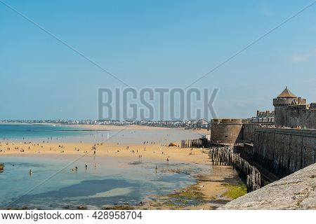 La Grande Plage Du Sillon In The Coastal Town Of Saint-malo In French Brittany In The Ille-et-vilain