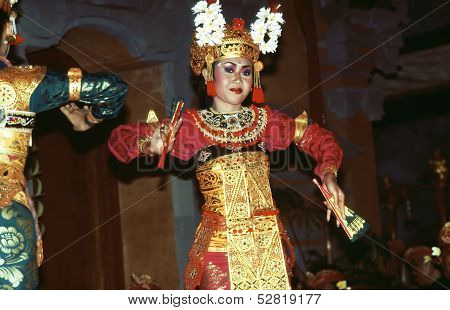 Female Dancer Is Performing An Indonesian Dance