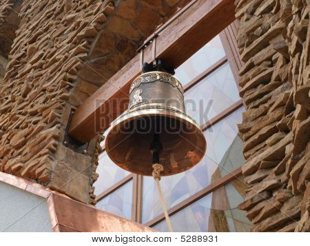 Bell num templo