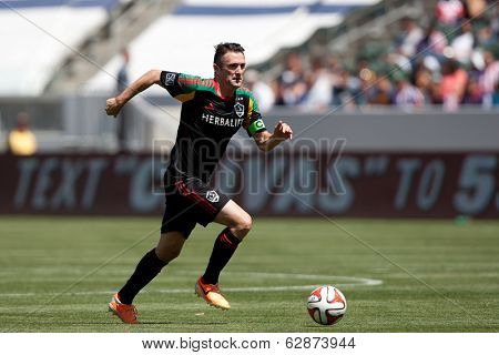 CARSON, CA - APRIL 6: Los Angeles Galaxy F Robbie Keane (7) during the MLS game between the Los Angeles Galaxy & Chivas USA on April 6th 2014 at the StubHub Center in Carson, Ca.