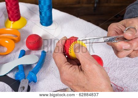 Making Traditional Pelota Balls