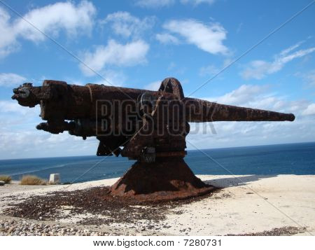 old rusty Ñannon