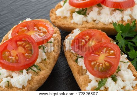 Bread With Cottage