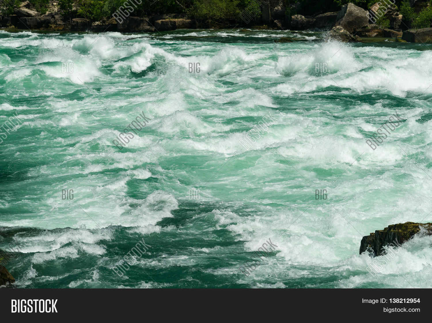 Река с белой водой. Плохая вода фото. Белая вода. Молочная речка кисельные берега. Уайт ривер белая речка кбр.