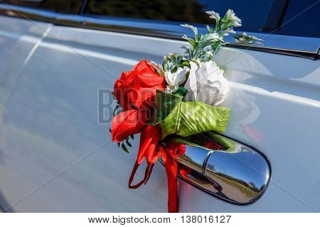 car handle rose flowers wedding decorations closeup