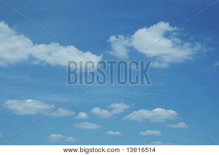 파란색과 흰 구름