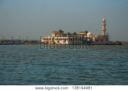 Mosque Haji Ali. Mumbai, India.
