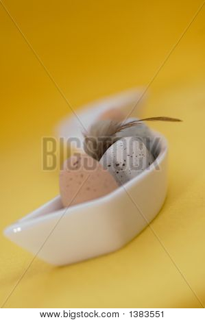 Ovos de Páscoa feliz feriado
