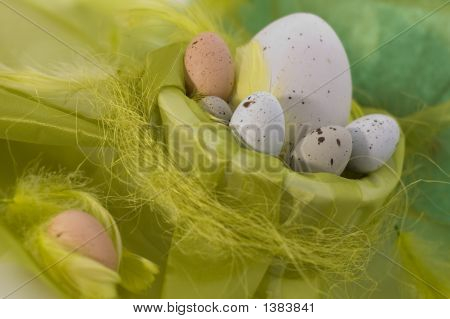 Ovos de Páscoa feliz feriado