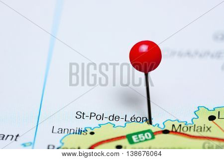 St-Pol-de-Leon pinned on a map of France