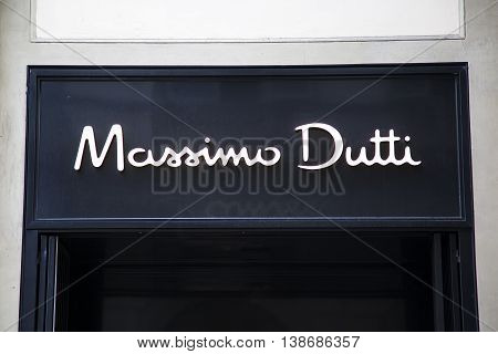 Massimo Dutti Shop