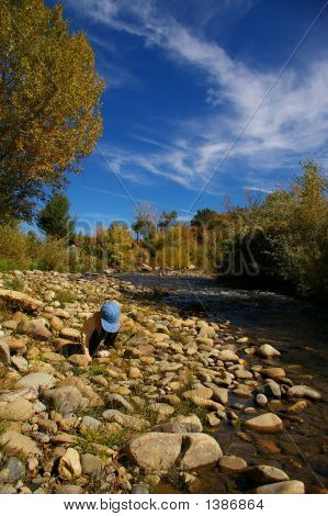 Child_In_Creek