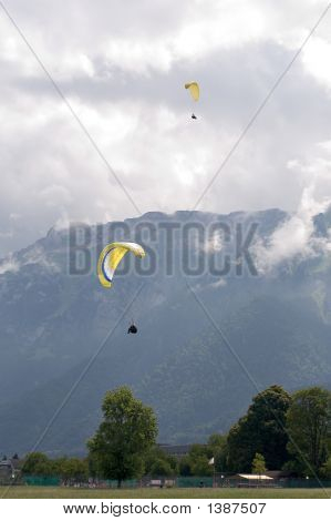 Parasailers