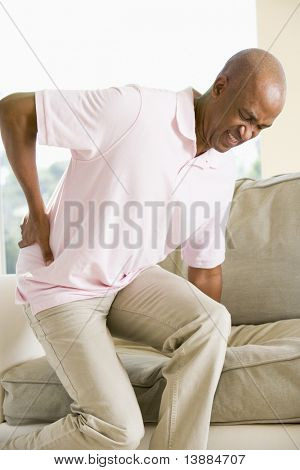 허리 통증을 가진 남자