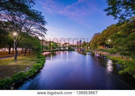 The Storrow Lagoon At Sunset At The Charles River Esplanade, In Boston, Massachusetts.
