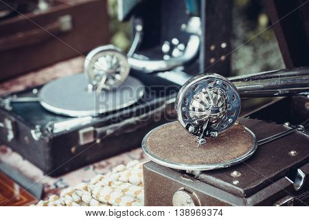 The two gramophone needles without vinyl records