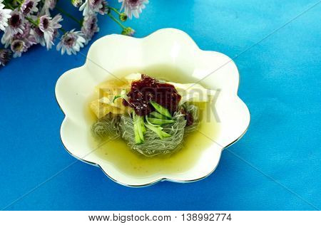 Chilled Buckwheat Noodle Soup 