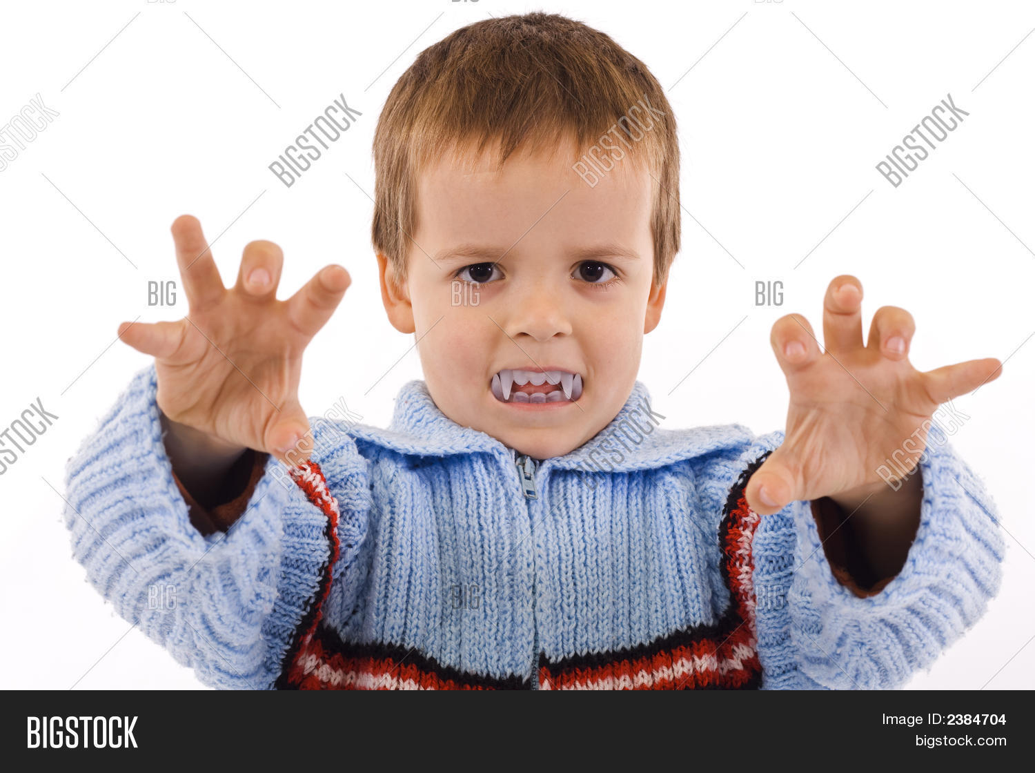 Дети которые кусаются. Консультация для родителей в детском саду кусаться. Ребенок кусается фото. Агрессия в детском саду. Малыш кусается.