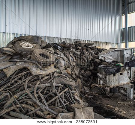 Furnaces For Pyrolysis, Processing And Disposal Of Old Tires.