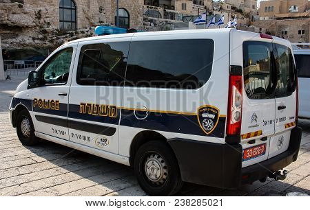 Jerusalem Israel April 16, 2018, View Of A Israeli Police Car In The Street Of Jerusalem Afternoon
