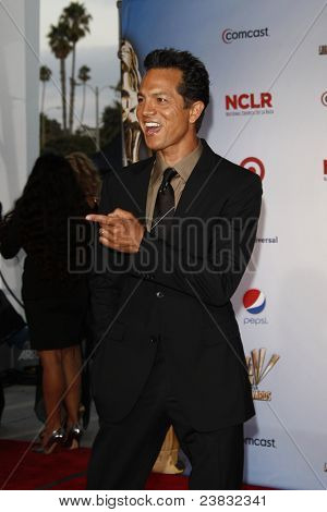 SANTA MONICA, Califórnia - 10 de setembro: Benjamin Bratt 2011 NCLR ALMA Awards realizada no Santa Monica Civic Au