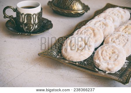 Sesame Shortbread With Date Stuffing. Middle Eastern Cookies. Eid And Ramadan Dates Sweets. Kahk. Ar