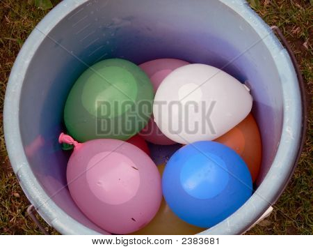 Balloner i spand