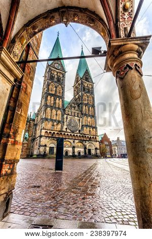 Bremen Cathedral church (Bremer Sankt Petri Dom) at market square as seen from historic Town Hall